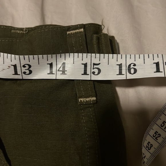 SOLD Urban Renewal Vintage Patch Pocket Utility Short, Green Cargo Shorts, 26 - Picture 7 of 8